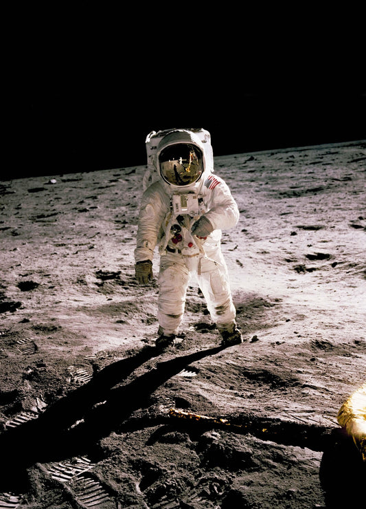 5 Facts you didn’t know about the moon - Levitating Moon